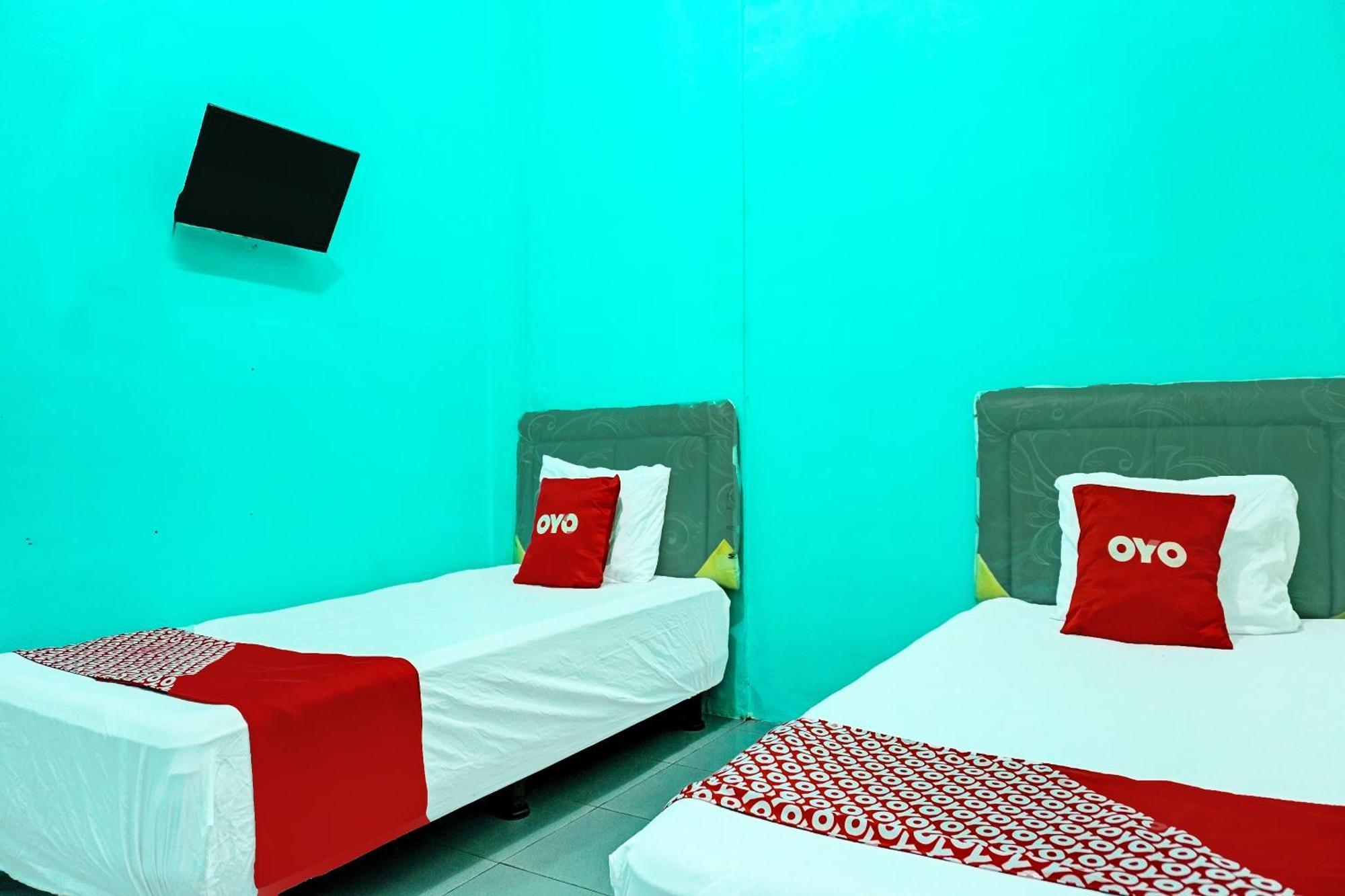 Oyo 91731 Home Stay Elis Cateliya Syariah Karawang Exterior foto