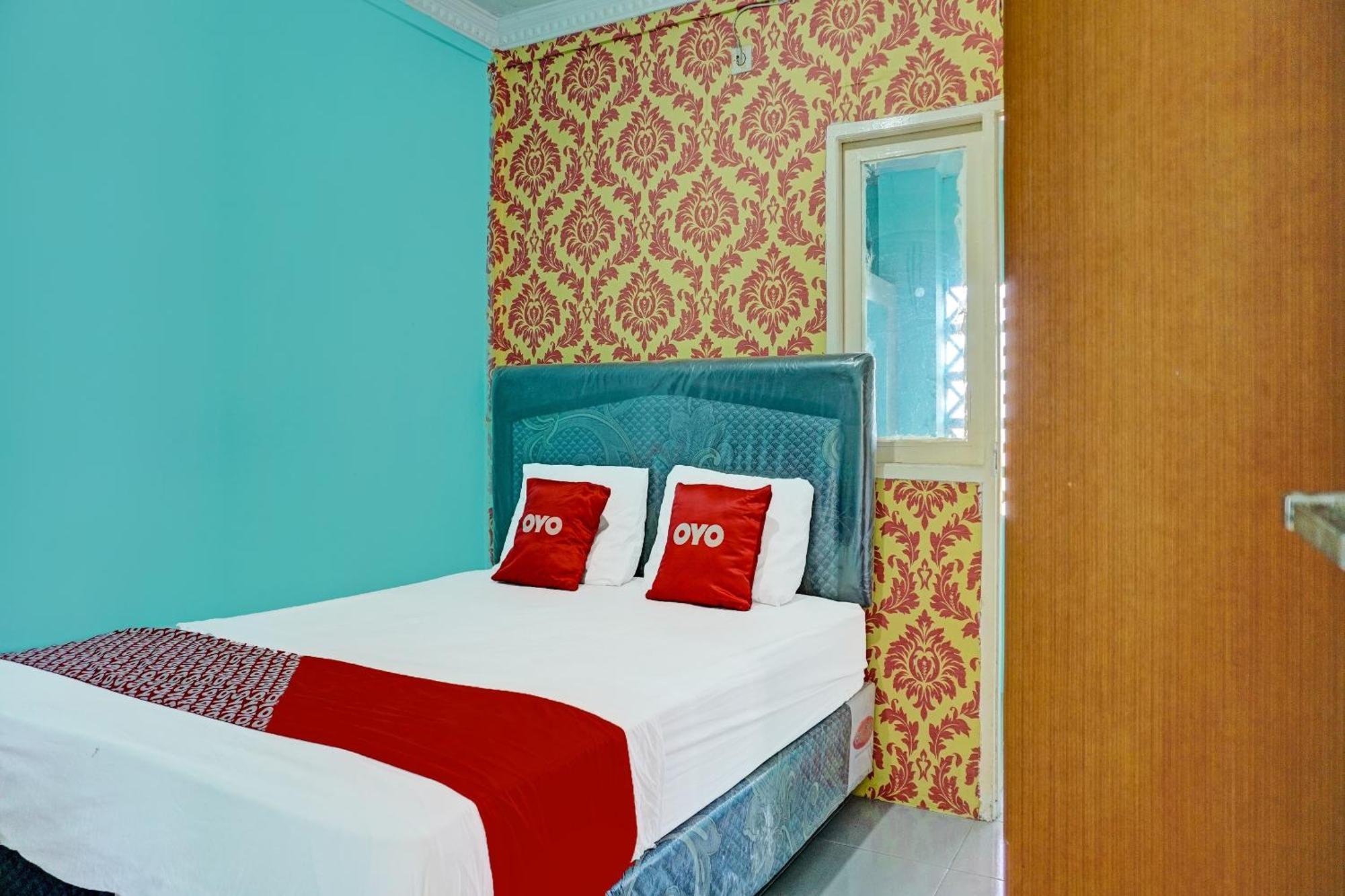 Oyo 91731 Home Stay Elis Cateliya Syariah Karawang Exterior foto